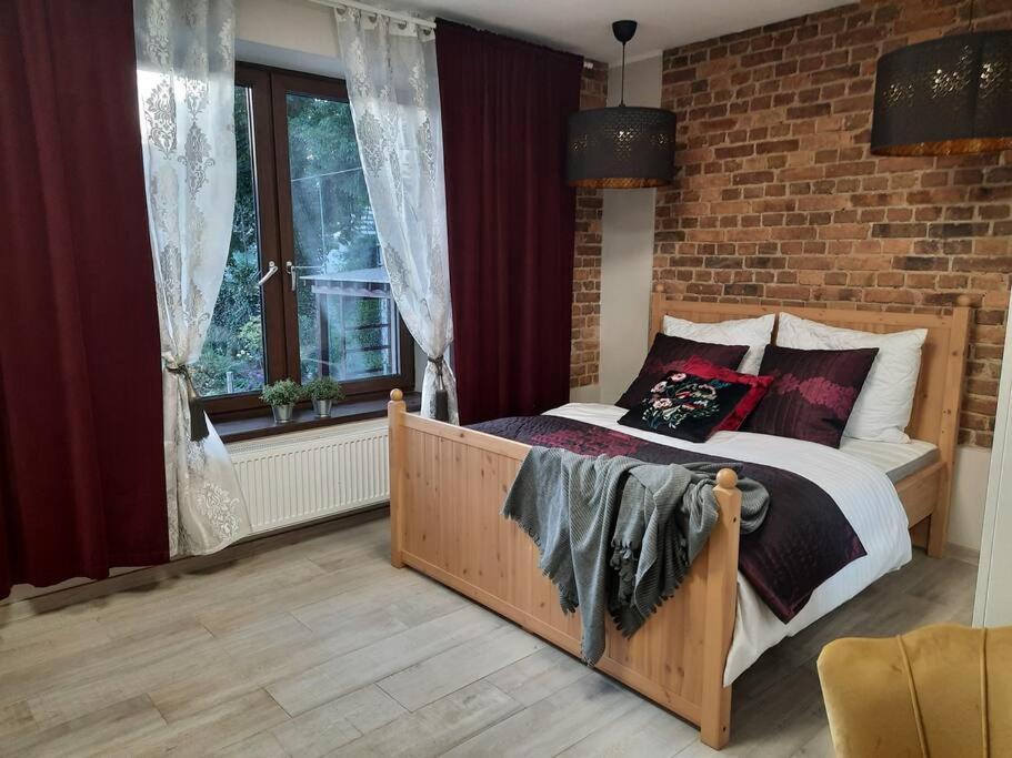 Apartmán Urocze Mieszkanie 1 Z Parkingiem Katovice